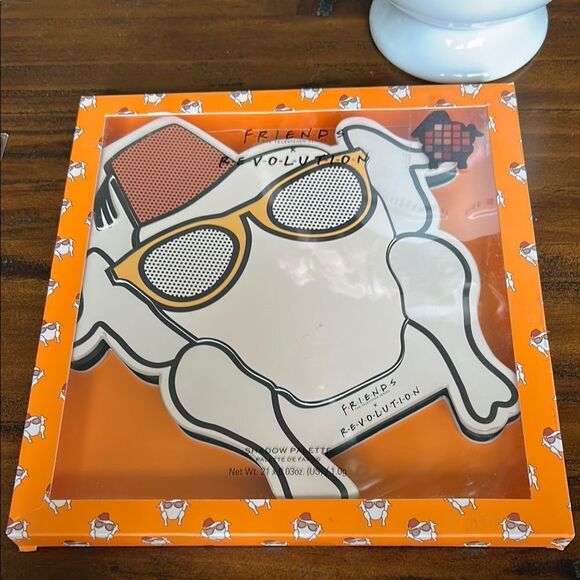 Friend Revolution Eye shadow palette NEW - Picture 1 of 8